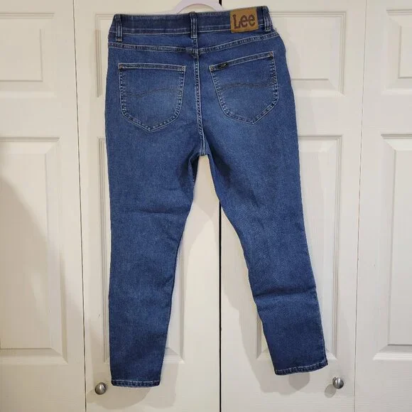 LEE JEANS 14 Short LIKE NEW - Picture 4 of 8